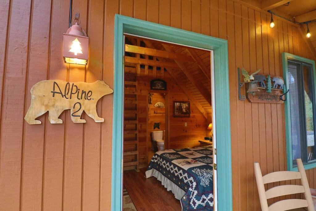 Cozy W/ Fireplace 3 Minutes To Helen! #2. Ferienhaus