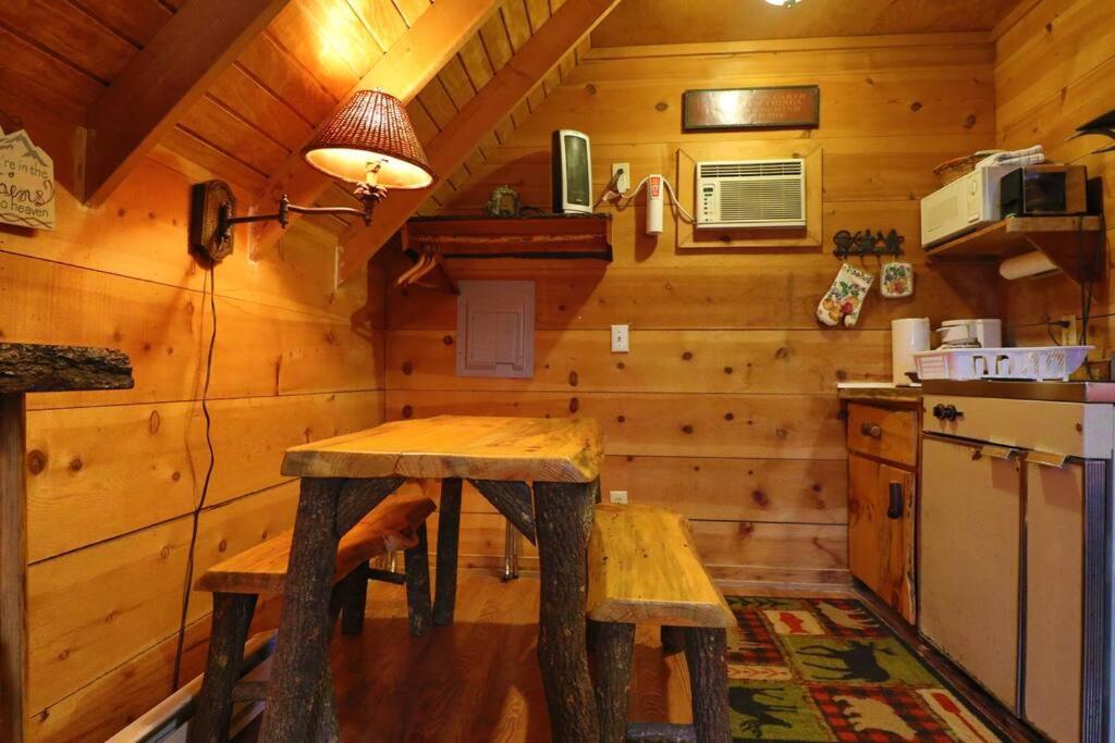Cozy W/ Fireplace 3 Minutes To Helen! #2. Ferienhaus Helen