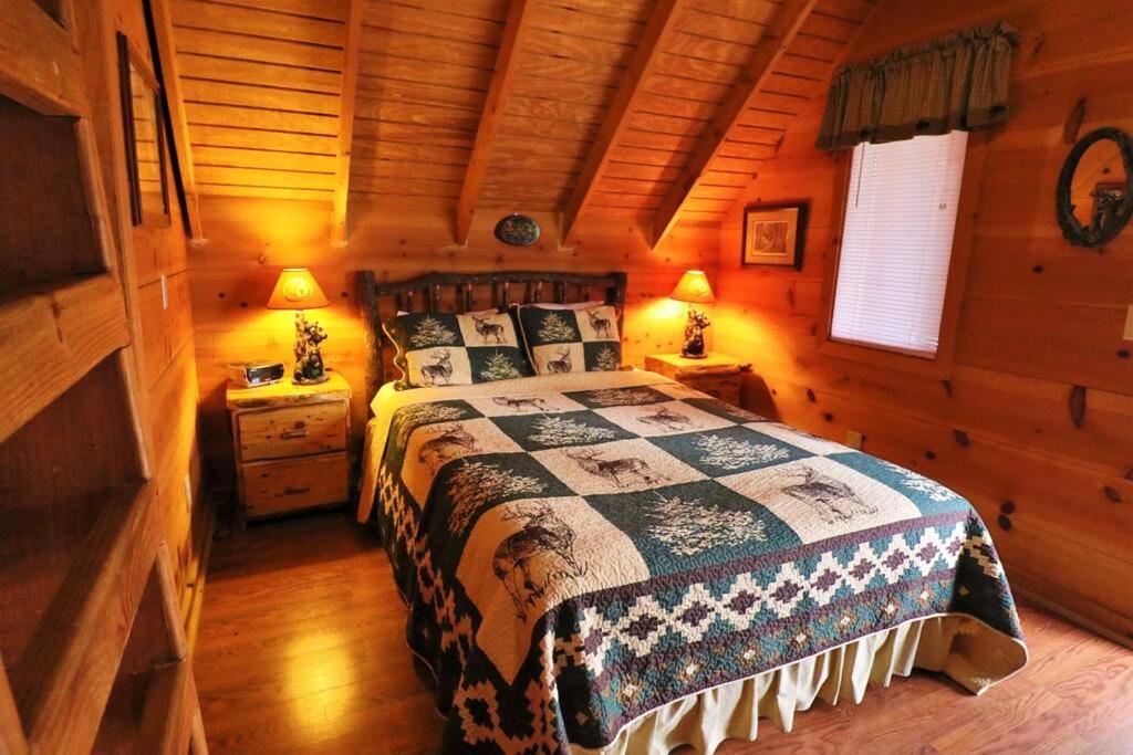 Ferienhaus Cozy W/ Fireplace 3 Minutes To Helen! #2. Helen